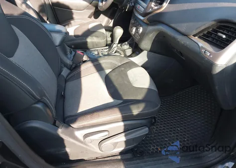 2014 Jeep Cherokee Latitude z USA, uszkodzony, nr VIN 1C4PJMCB3EW318344